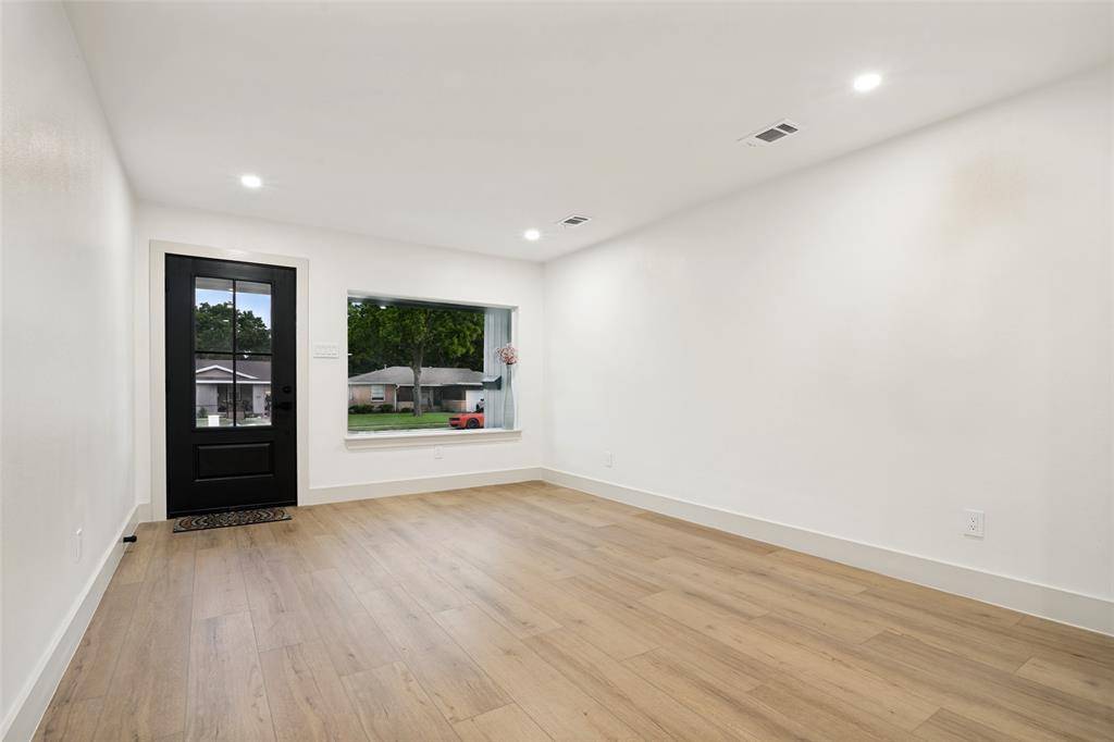 404 Jolee Street, Richardson, TX 75080