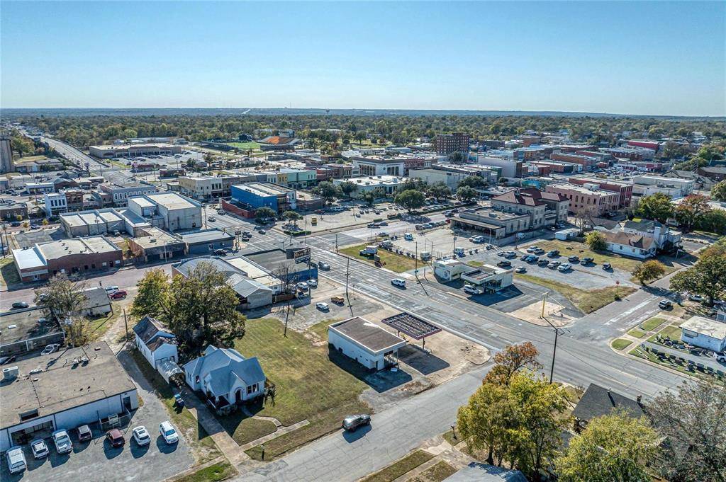 212 N Austin Avenue, Denison, TX 75020