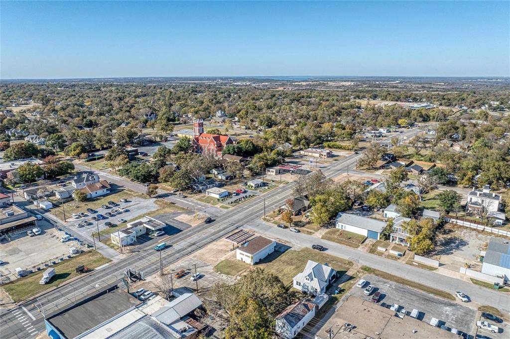212 N Austin Avenue, Denison, TX 75020