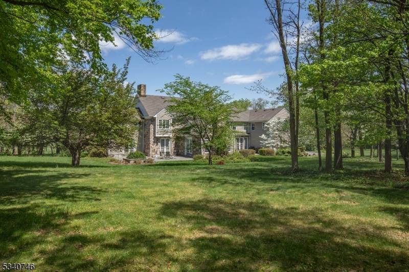 13 Glennon Farm Ln, Tewksbury Twp., NJ 08833