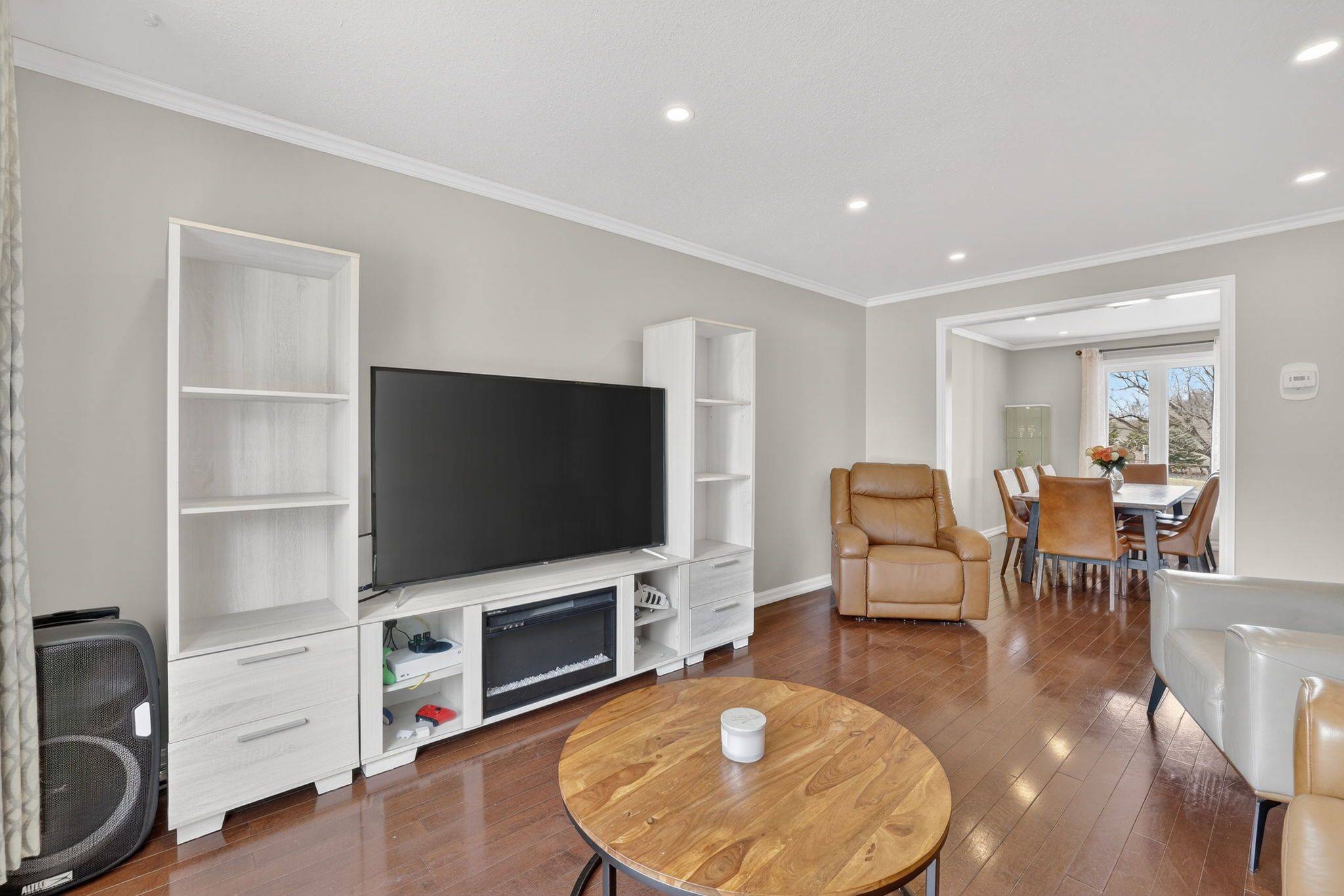 10 Catherine ST, Adjala-tosorontio, ON L0G 1L0