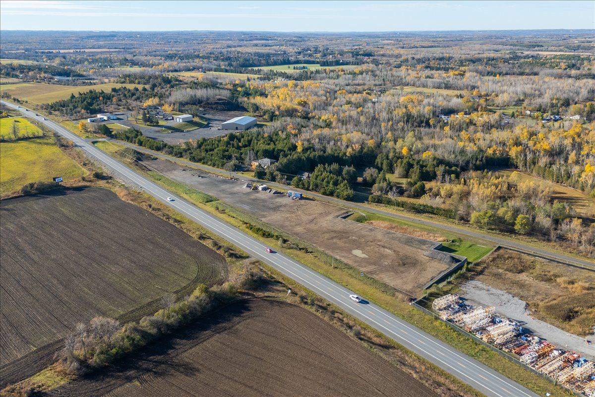 17 Ellisview RD, Georgina, ON L0E 1R0