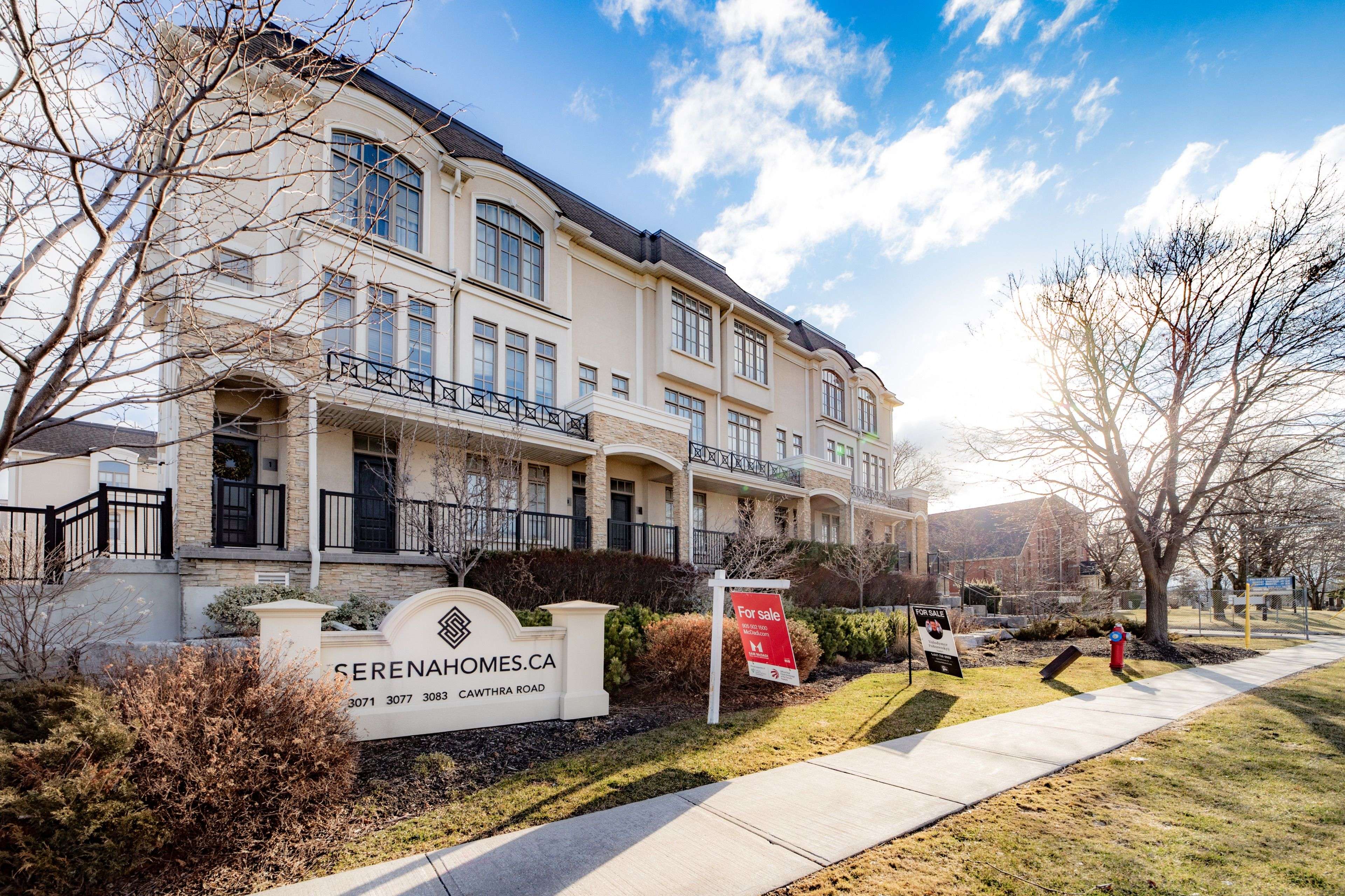 3071 Cawthra RD #5, Mississauga, ON L5A 2X4