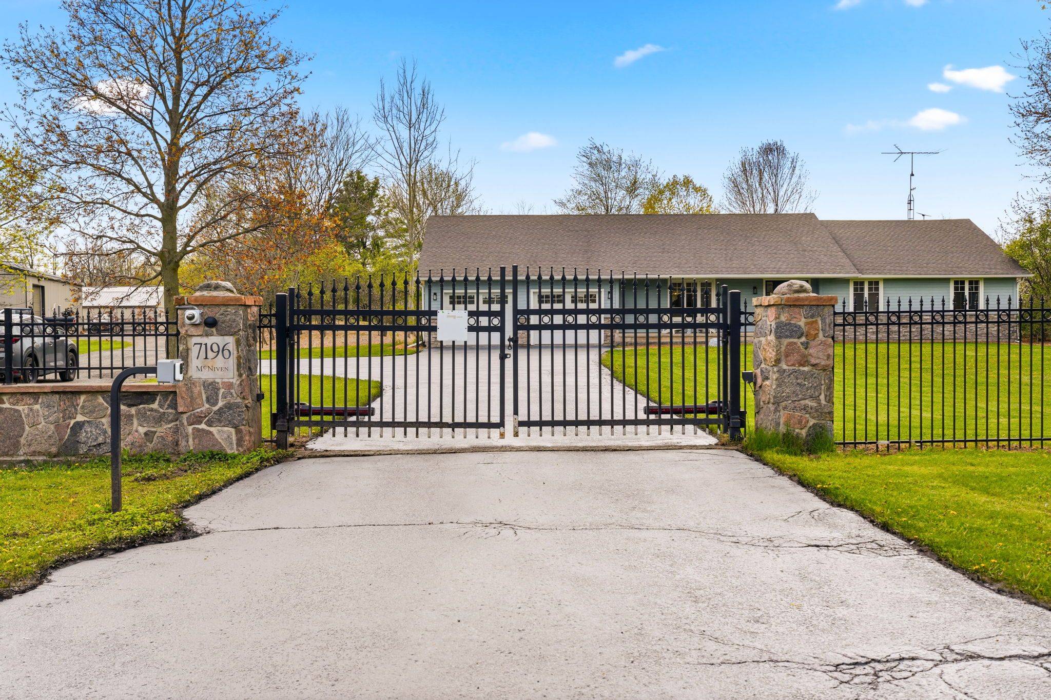 7196 McNiven RD, Milton, ON L0P 1B0