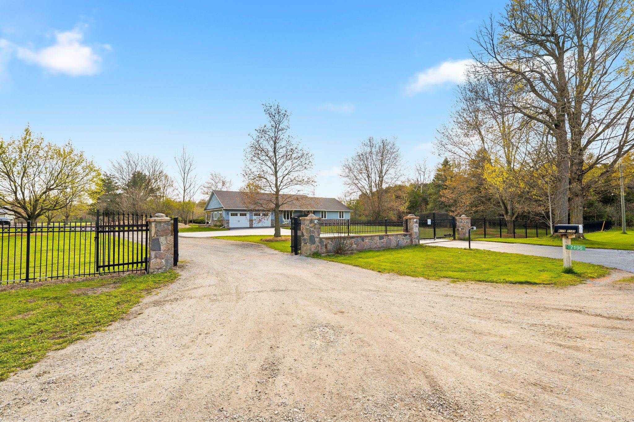 7196 McNiven RD, Milton, ON L0P 1B0