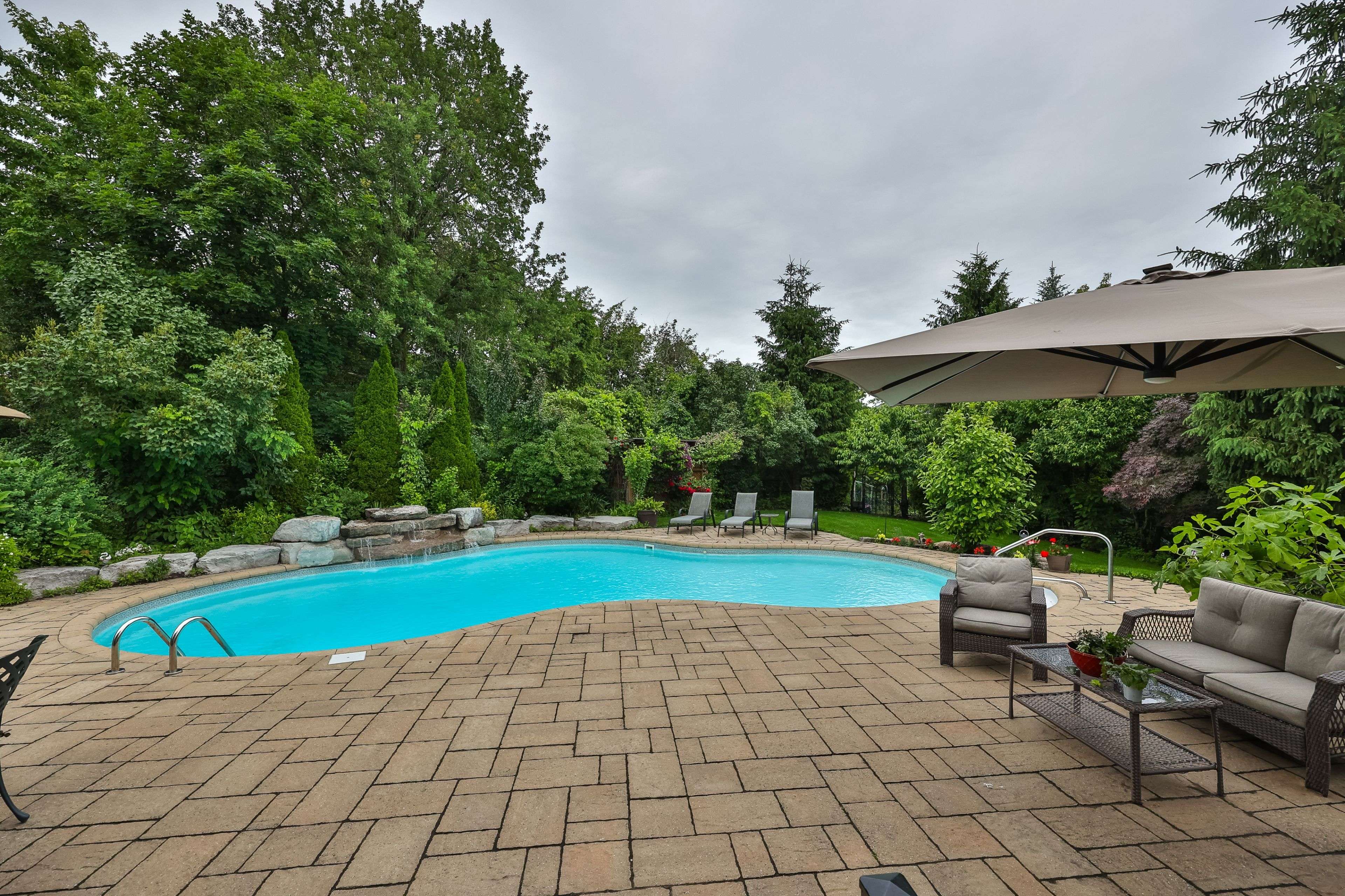 2275 Whitecliffe WAY, Oakville, ON L6M 4W3