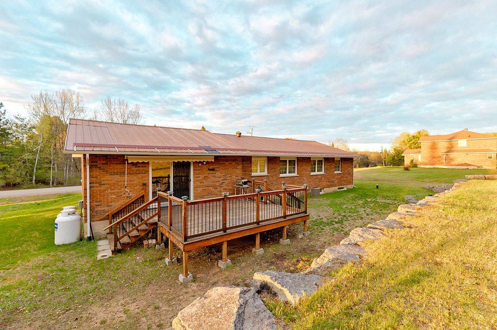 107 Augsburg RD, Bonnechere Valley, ON K0J 1T0