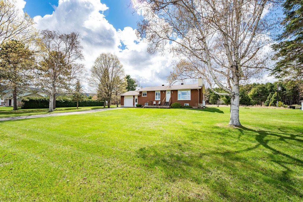 1039 Lake Clear RD, Bonnechere Valley, ON K0J 1T0