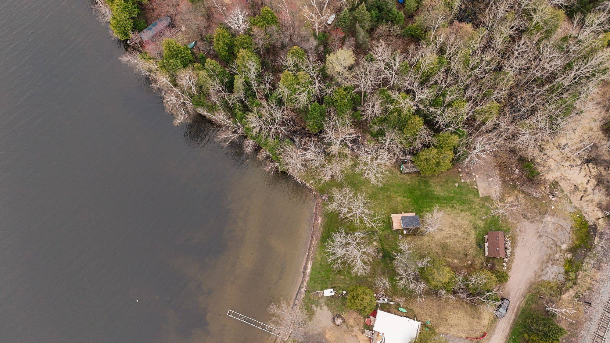 2 Cedar LN, Bonfield, ON P0H 1E0