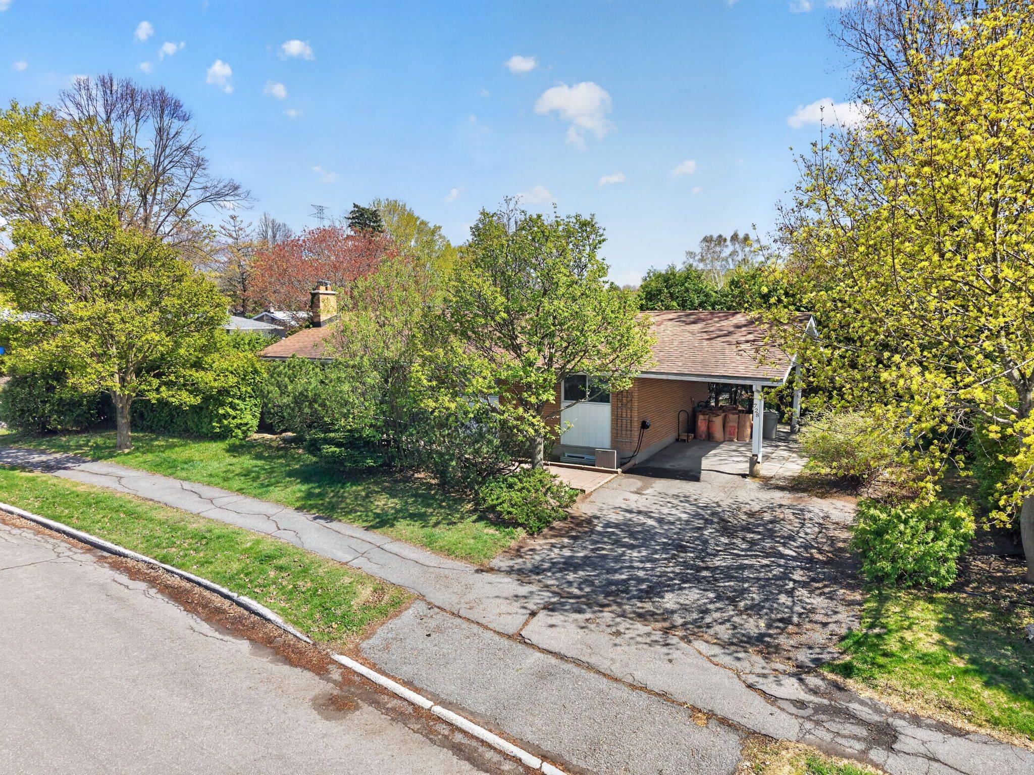 728 Fielding DR, Billings Bridge - Riverside Park And Area, ON K1V 7G5