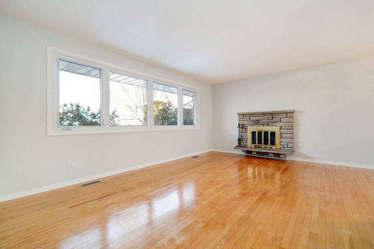 728 Fielding DR, Billings Bridge - Riverside Park And Area, ON K1V 7G5