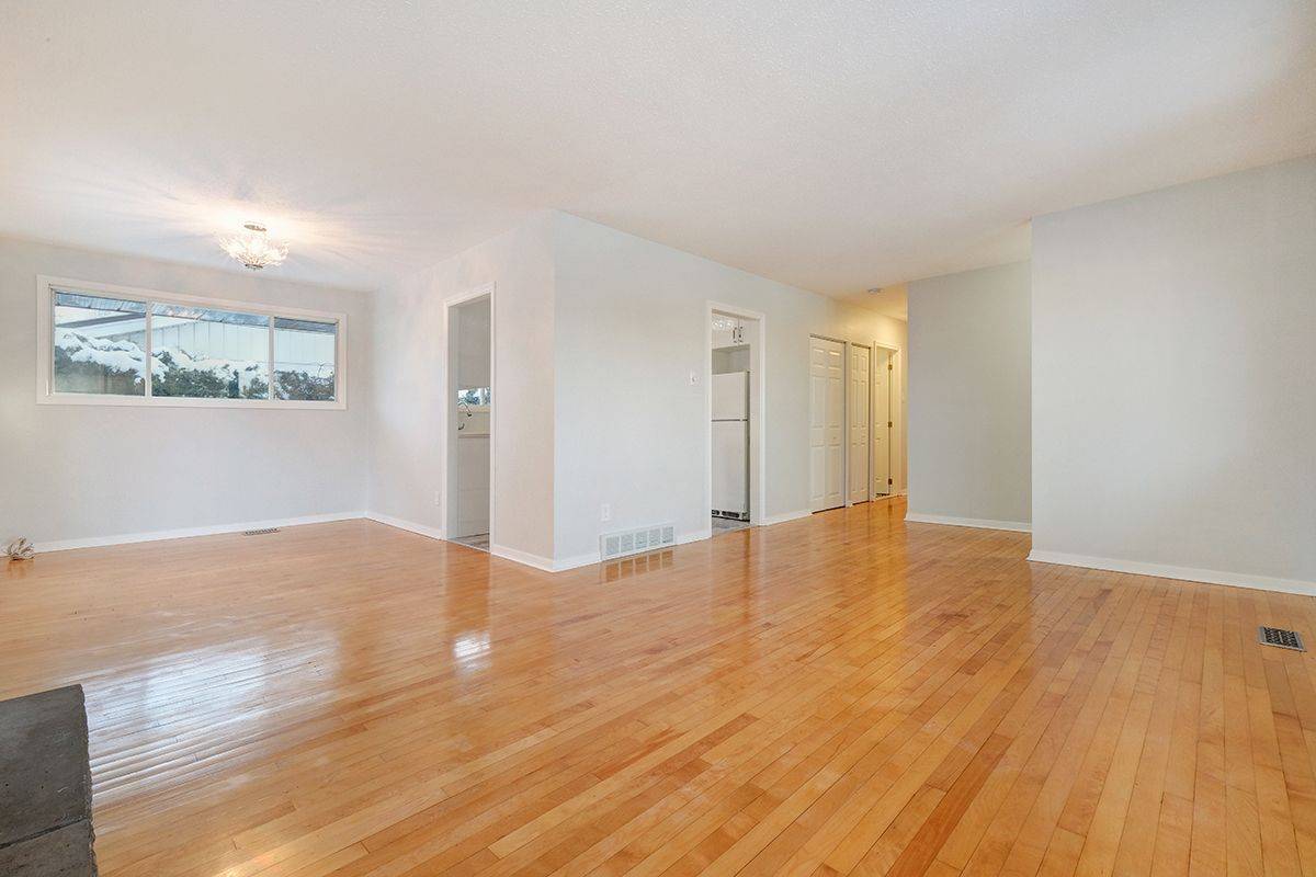 728 Fielding DR, Billings Bridge - Riverside Park And Area, ON K1V 7G5