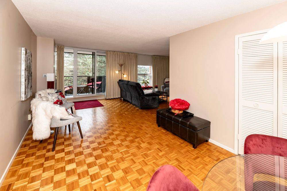 2951 Riverside DR #502, Billings Bridge - Riverside Park And Area, ON K1V 8W6