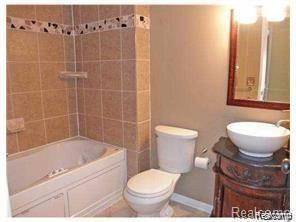 1315 S MAPLE RD #305, Ann Arbor, MI 48103