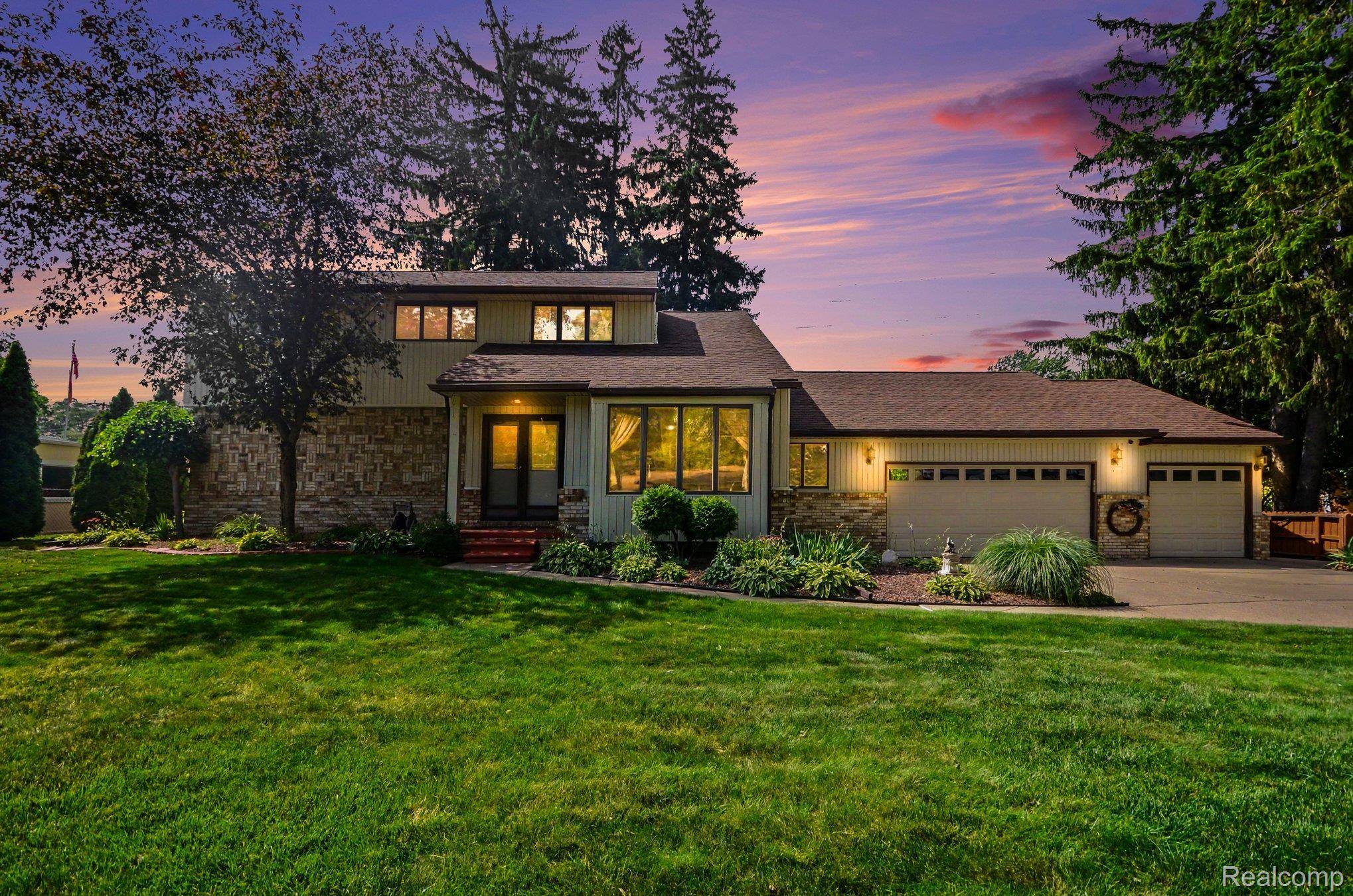 52905 Heatherway DR, Shelby Charter Township, MI 48316
