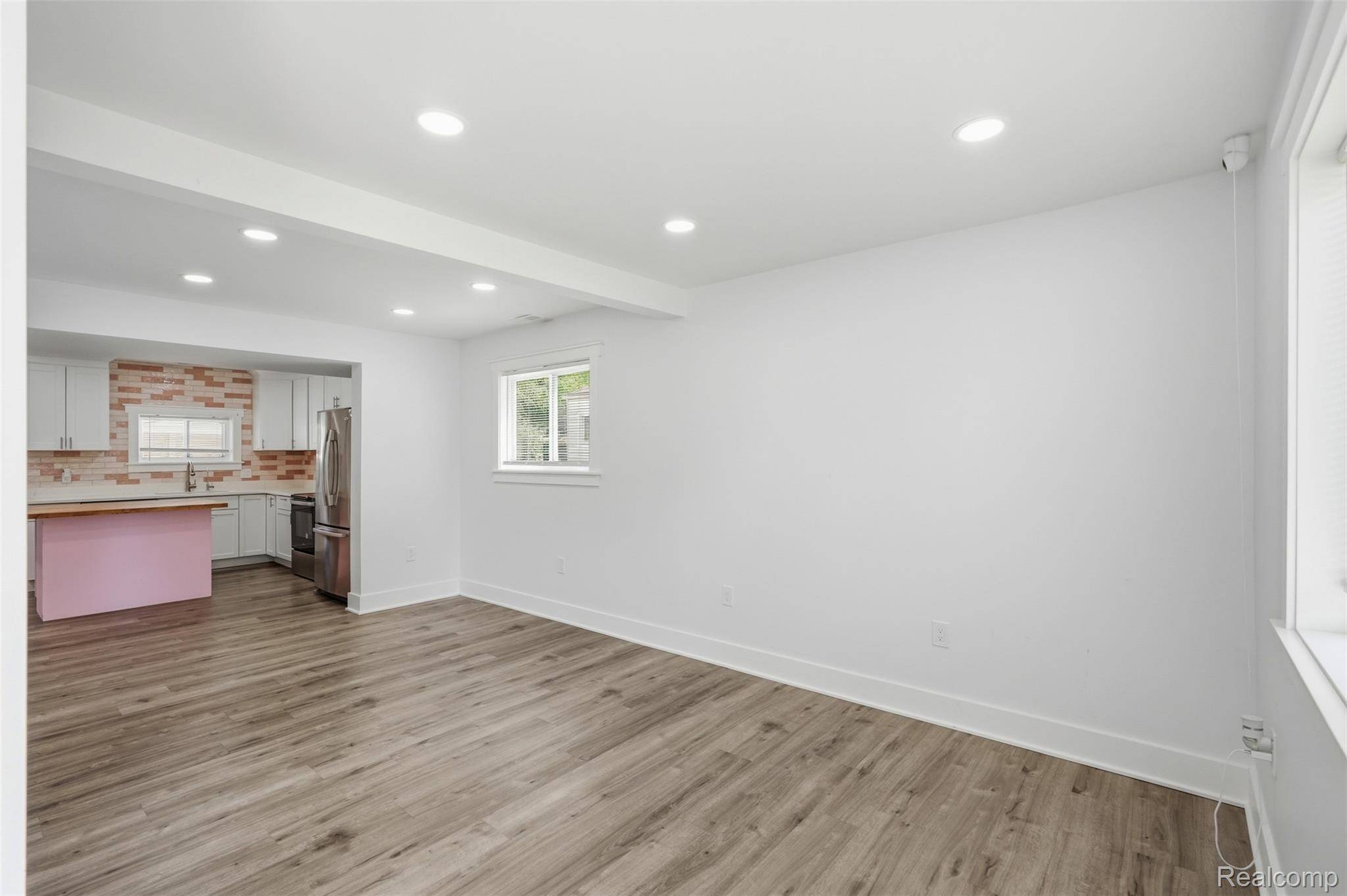 11369 Cadillac AVE, Warren, MI 48089