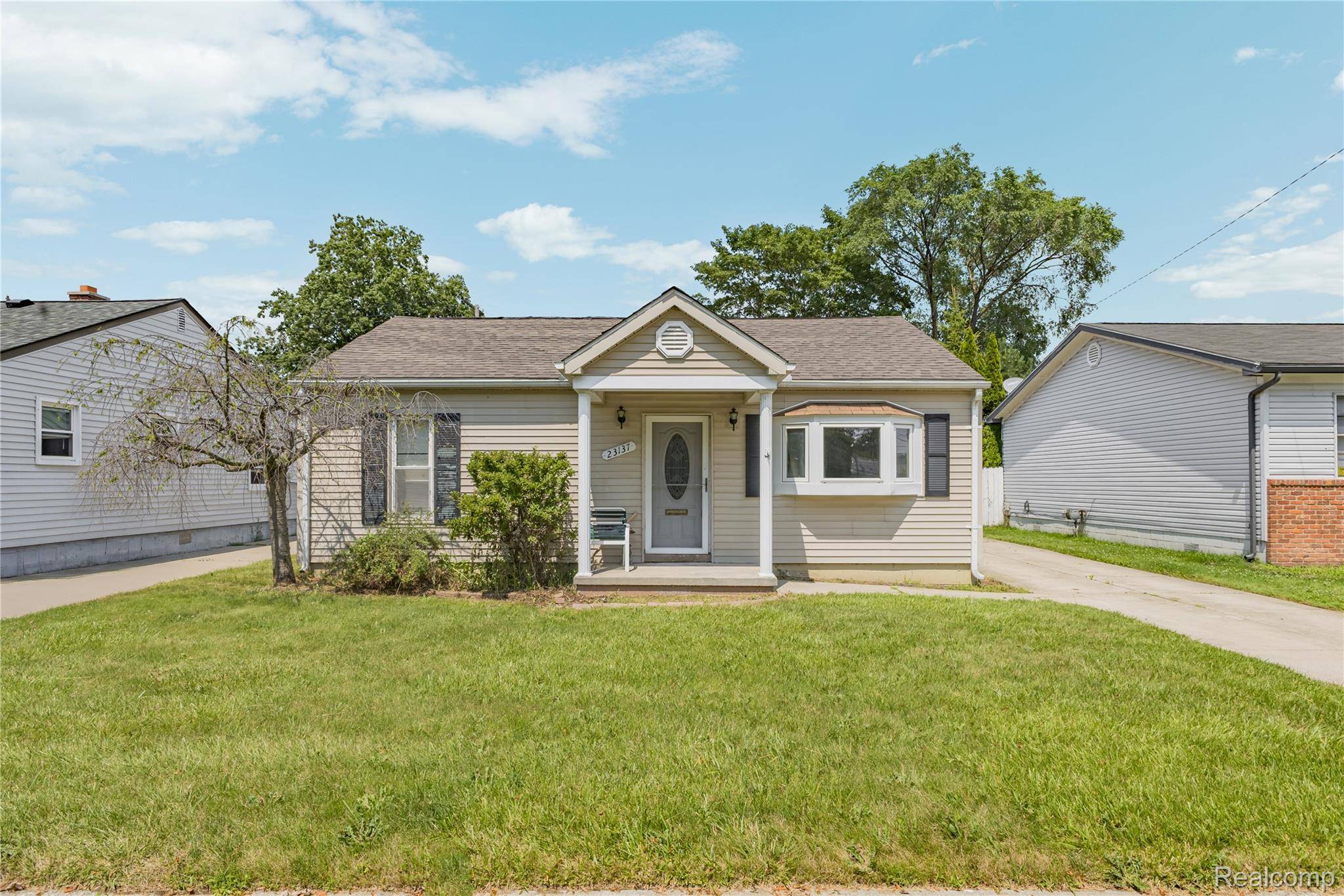 23137 E 13 mile RD, St. Clair Shores, MI 48082