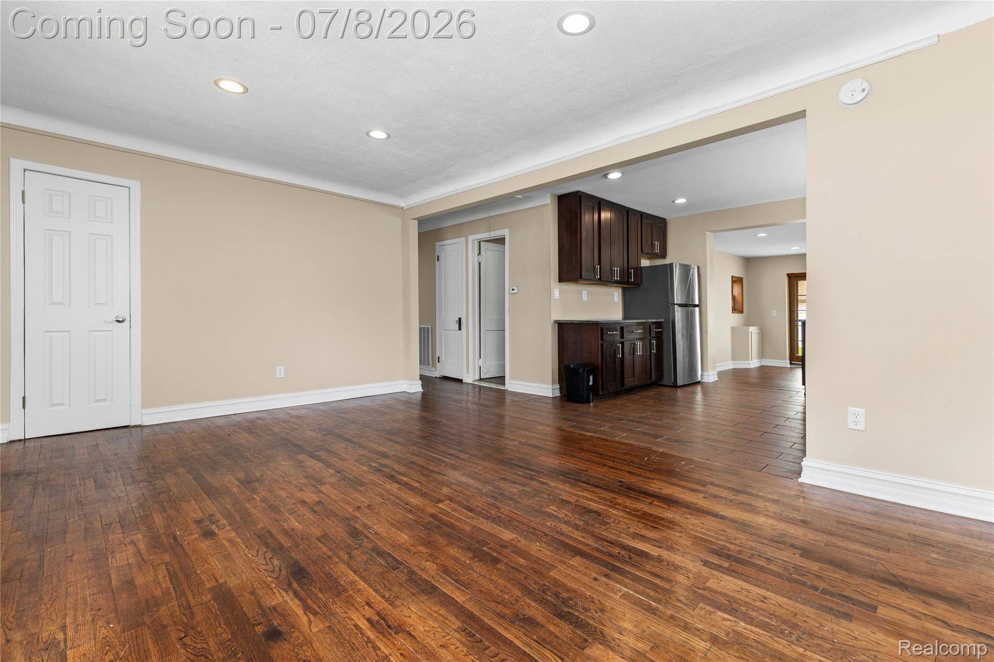 23137 E 13 mile RD, St. Clair Shores, MI 48082