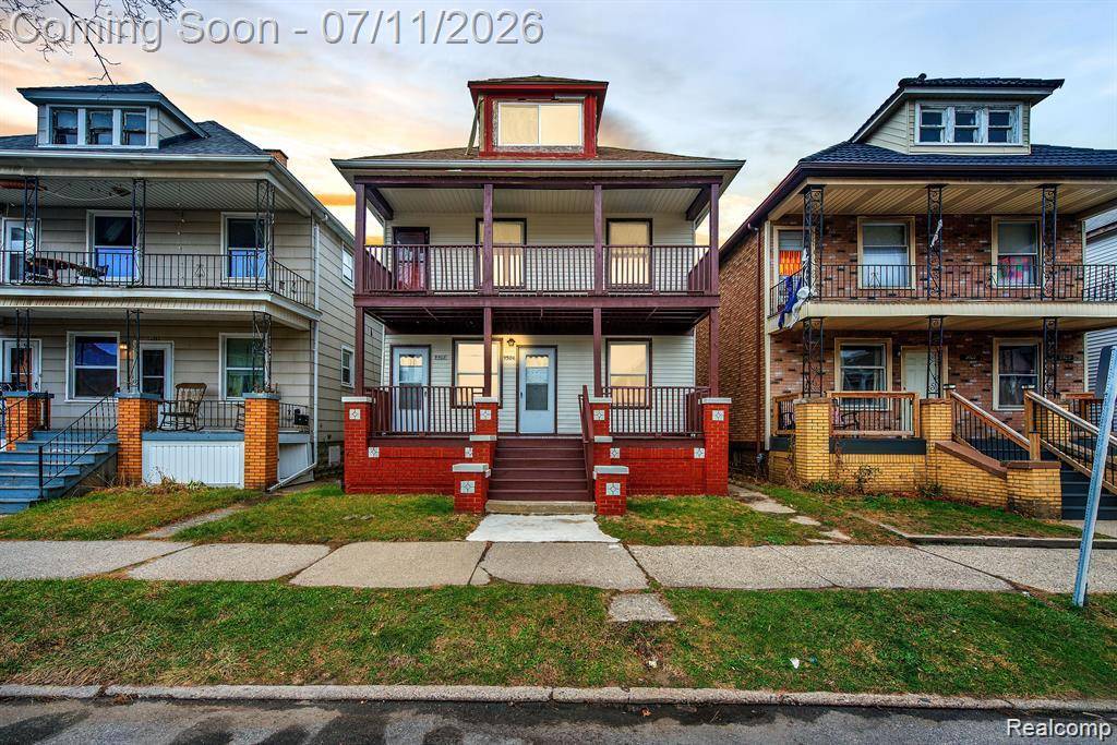 9506 Charest ST, Hamtramck, MI 48212
