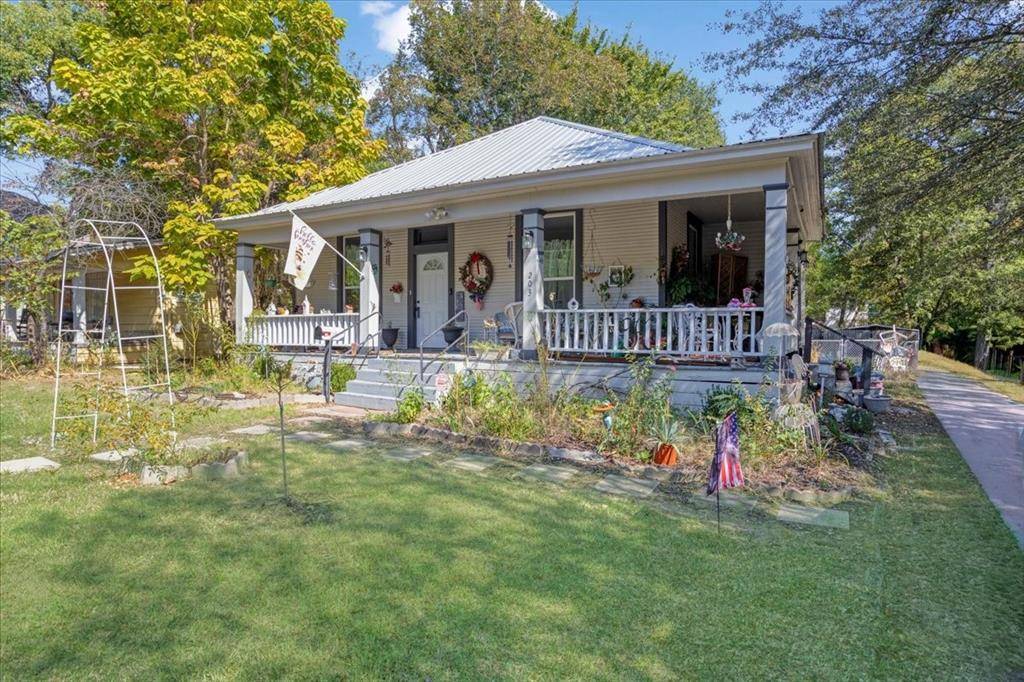 203 19th Street SE, Paris, TX 75460
