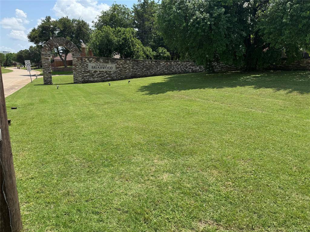 1701 Plum Creek Drive, Desoto, TX 75115
