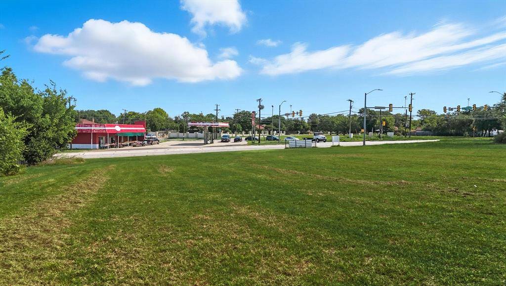 5295 Boat Club Road, Fort Worth, TX 76135