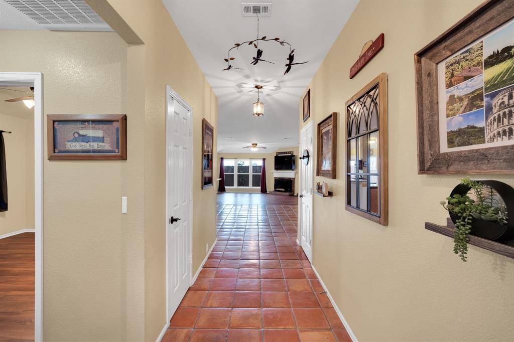 10620 DONNIS Drive, Fort Worth, TX 76244