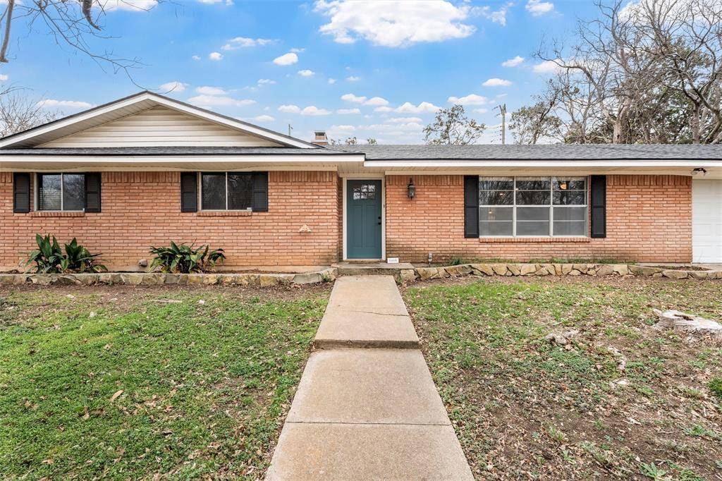 2208 Lake Forest Drive, Waco, TX 76708
