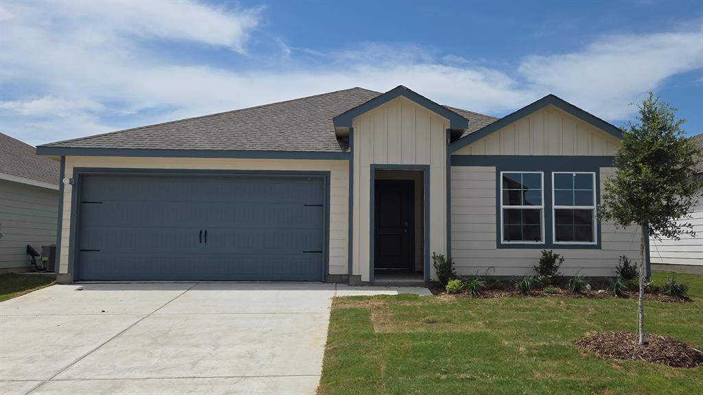 328 Whispering Pine Drive, Royse City, TX 75189
