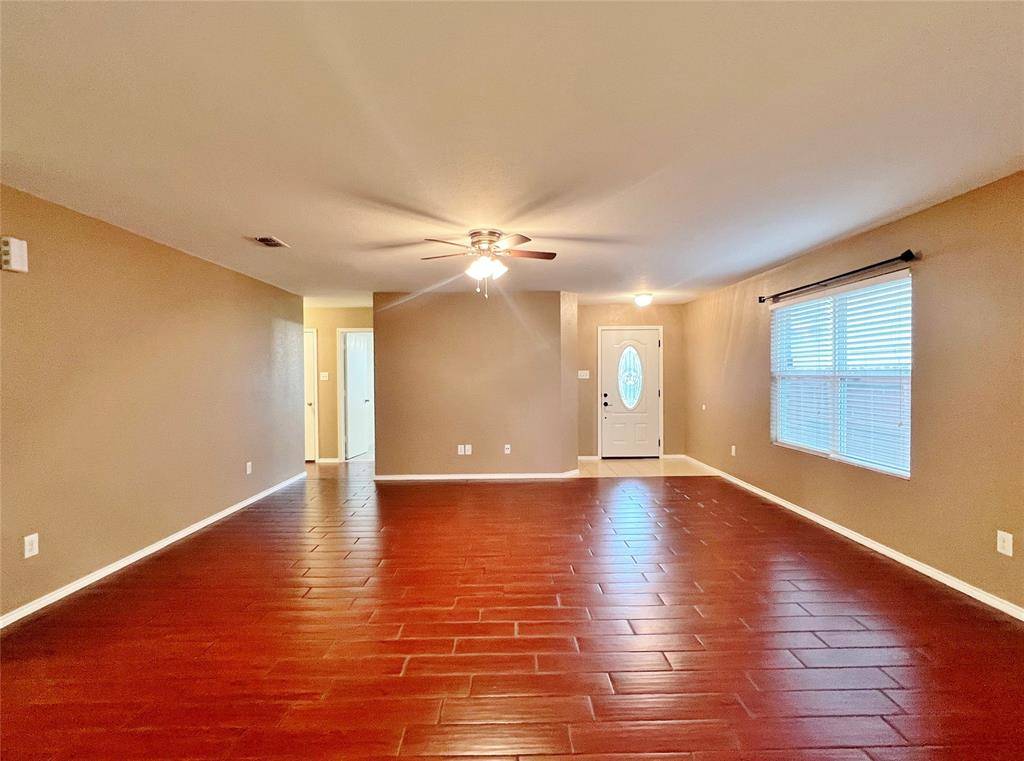 9925 Amaryllis Lane, Fort Worth, TX 76108