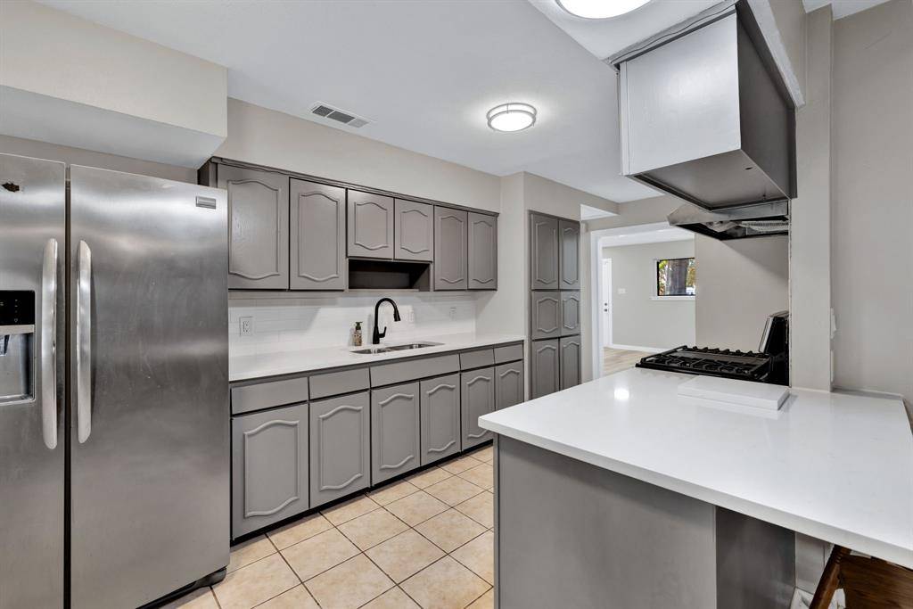 3205 Mccollum Street, Irving, TX 75061