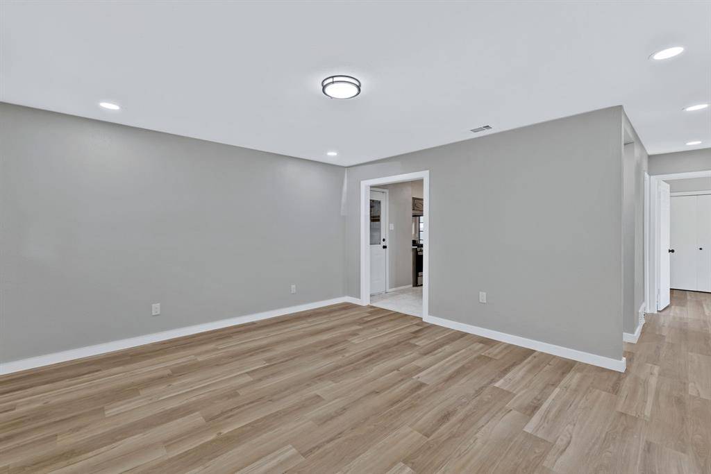 3205 Mccollum Street, Irving, TX 75061
