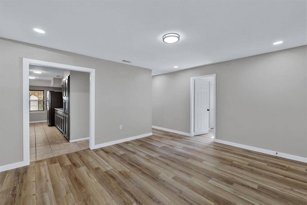 3205 Mccollum Street, Irving, TX 75061