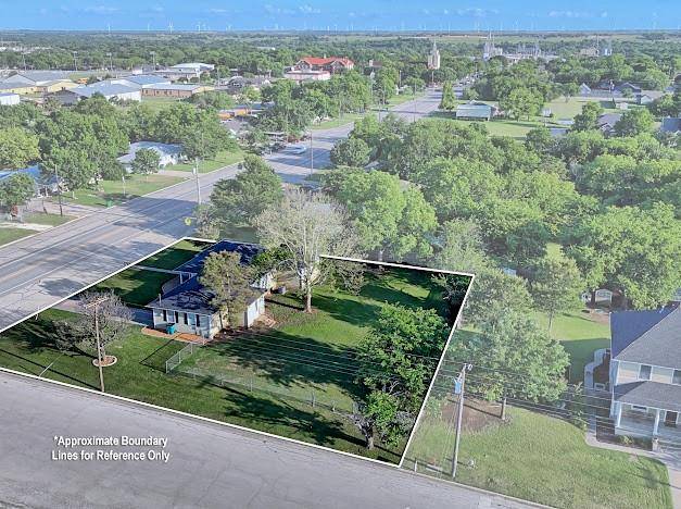 933 N Main Street, Muenster, TX 76252