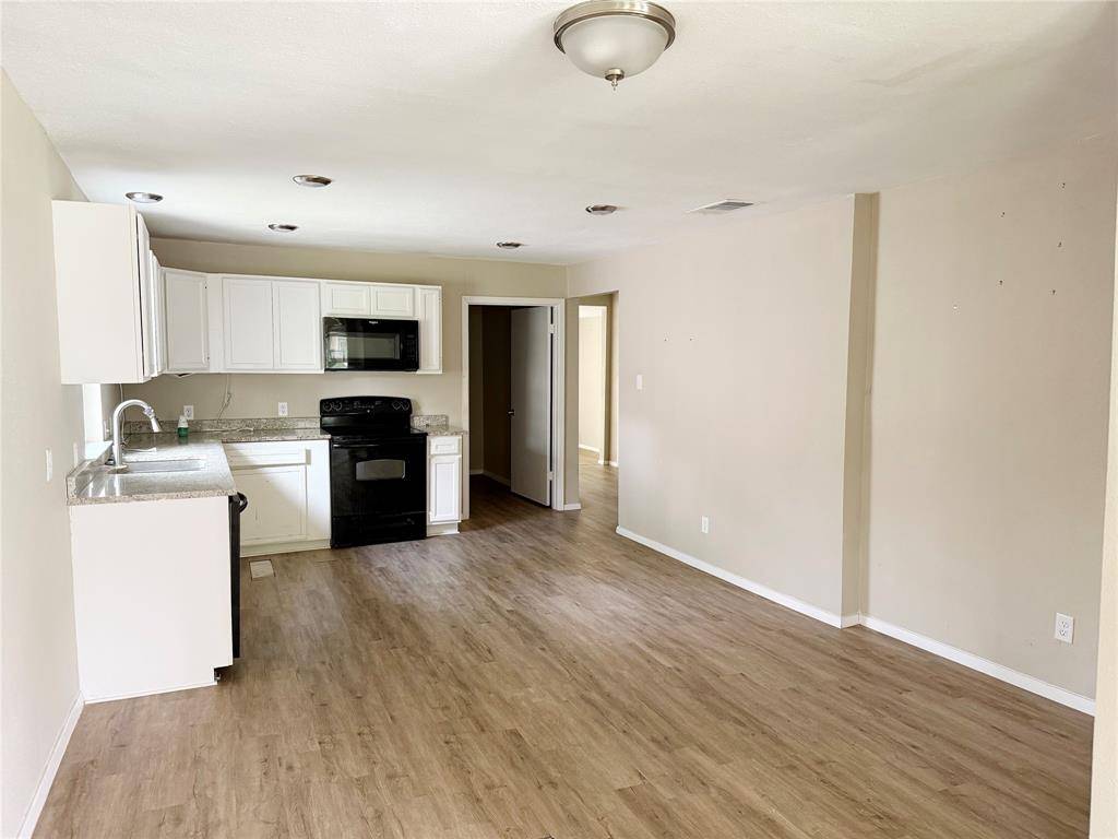 1624 Roy Street, Gainesville, TX 76240