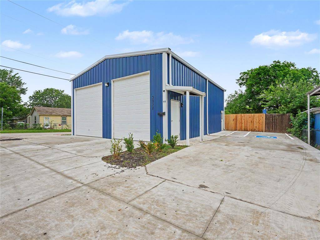 3322 N Calhoun Street, Fort Worth, TX 76106
