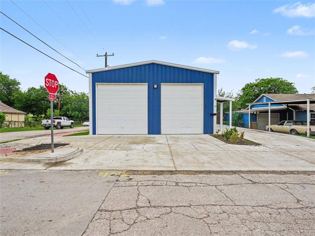 3322 N Calhoun Street, Fort Worth, TX 76106