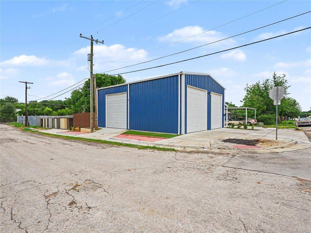 3322 N Calhoun Street, Fort Worth, TX 76106