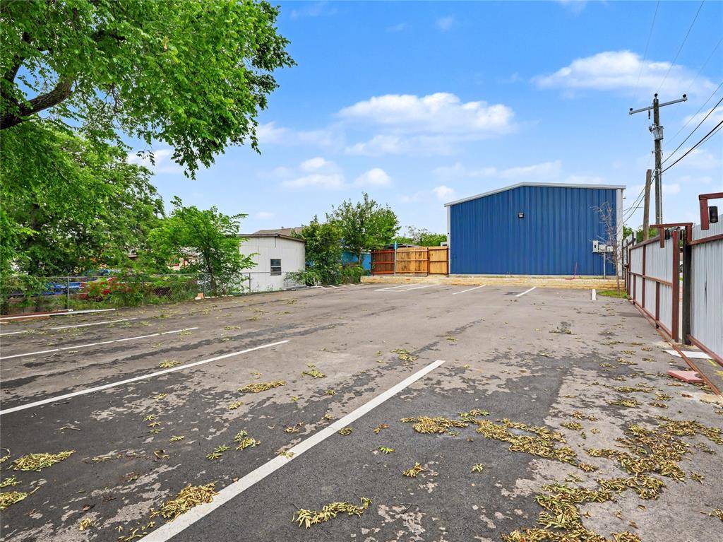 3322 N Calhoun Street, Fort Worth, TX 76106