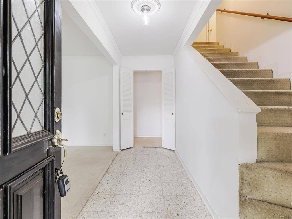 9523 Highedge Drive, Dallas, TX 75238