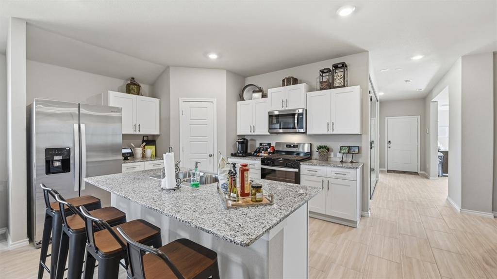 253 CAL FORD Drive, Fort Worth, TX 76247