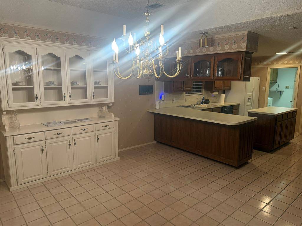 836 Lombardy Court, Fort Worth, TX 76112