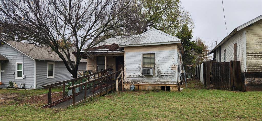 1407 E Wells Avenue, Sherman, TX 75090