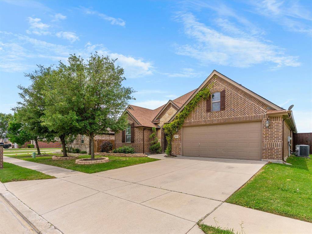 6905 Fools Gold Drive, Fort Worth, TX 76179