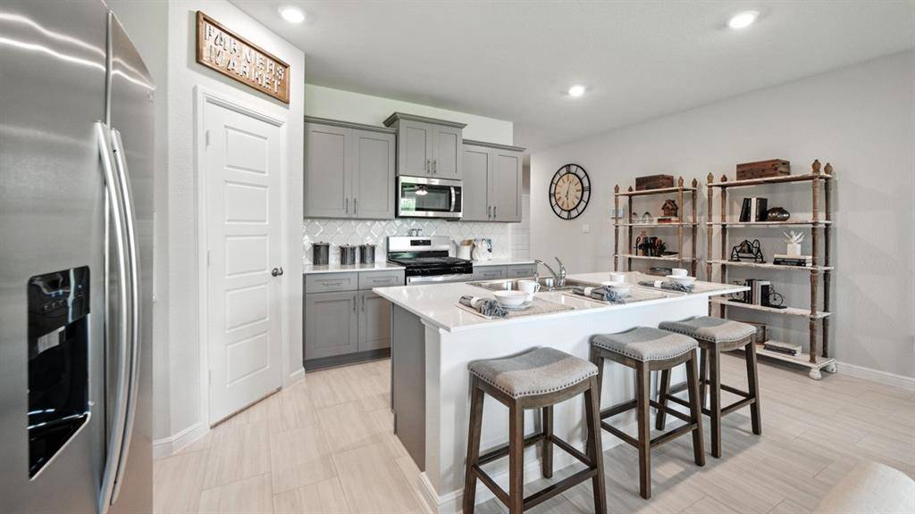 109 TYLER Street, Grandview, TX 76050