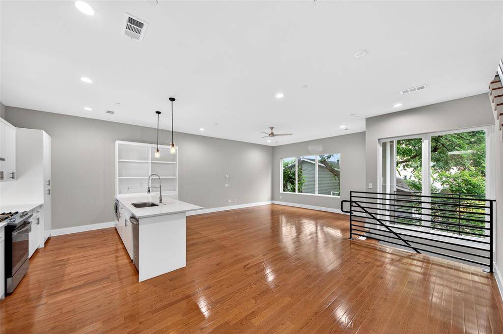 1914 California Drive #102, Dallas, TX 75204