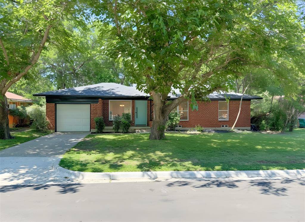 1812 Carlton Street, Denton, TX 76201