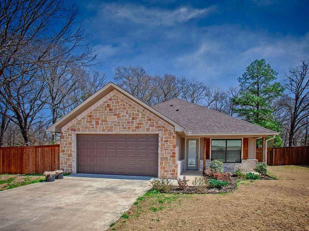 111 Oak Street, Emory, TX 75440