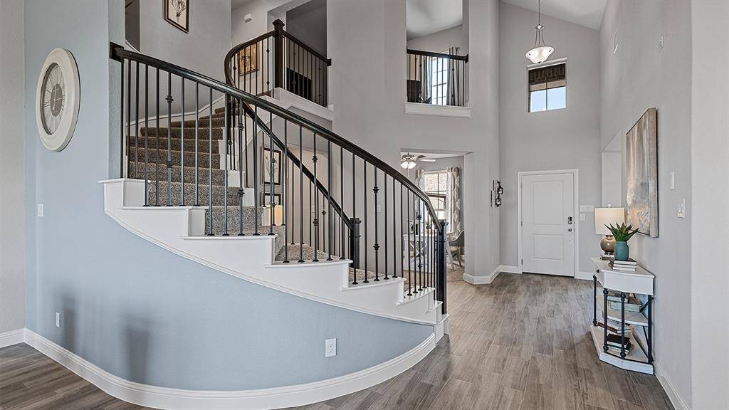 6869 BRAHMAN Drive, Arlington, TX 76001