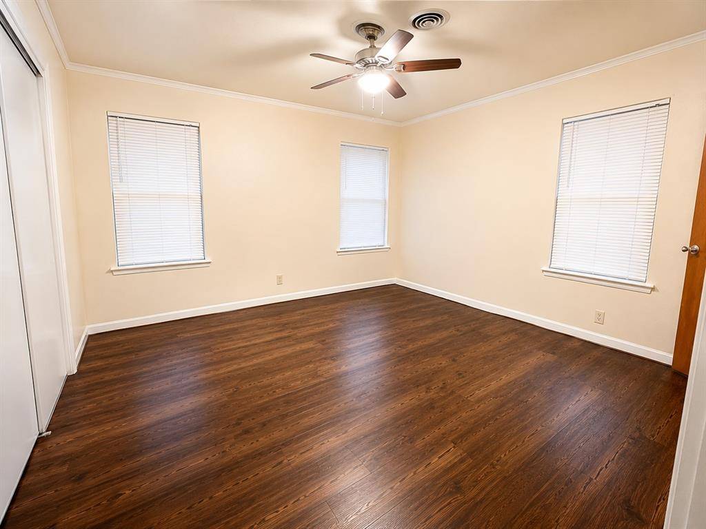 5016 Sabelle Lane, Haltom City, TX 76117